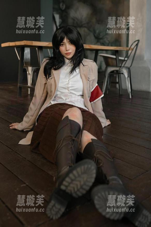 Alina Becker 福利小提示:在“Alina Becker真希波教会”,说不定你能发现写真带来的意外乐趣哦!